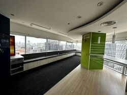 Gateway West (D7), Office #544180521
